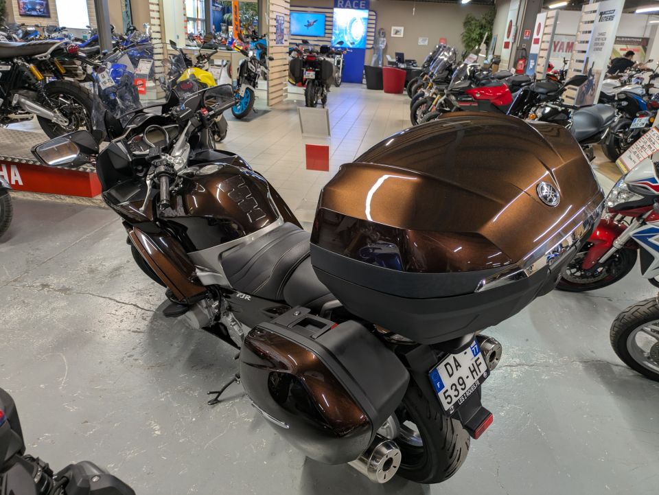 YAMAHA FJR 1300 ABS 4