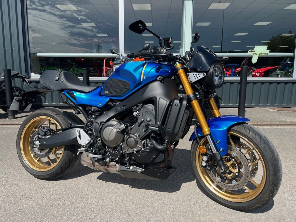 YAMAHA XSR 900 ABS 4