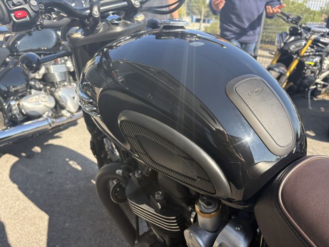 TRIUMPH Bonneville T120 Black 4