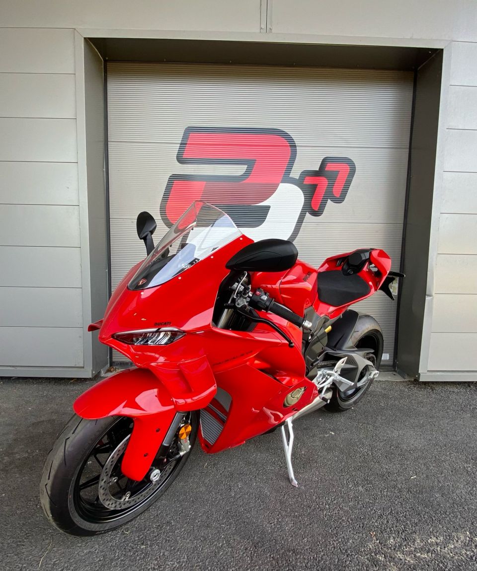 DUCATI PANIGALE 1103 V4 4