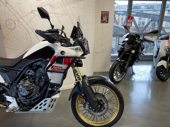 YAMAHA XTZ TENERE 700 4