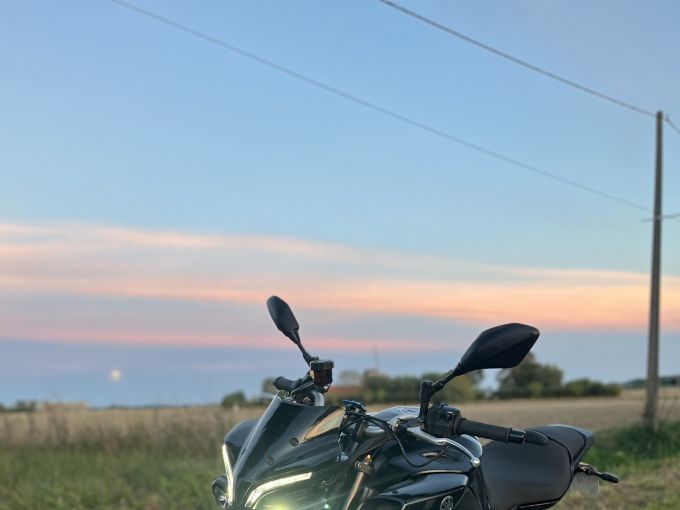 YAMAHA MT-10 4