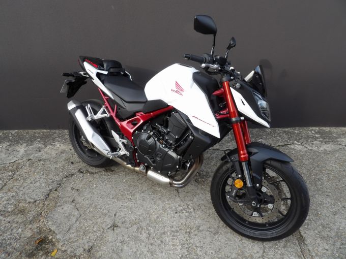 HONDA CB 750 HORNET 4