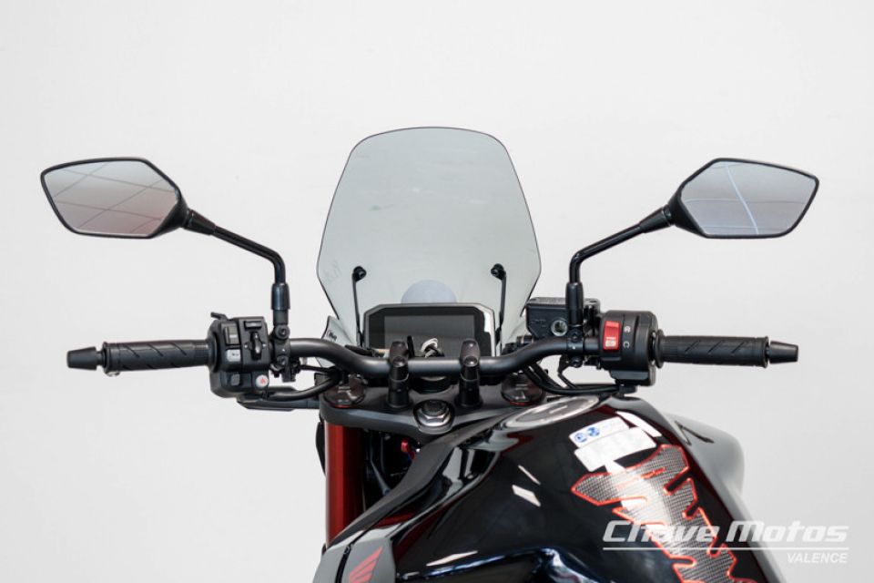 HONDA CB750 HORNET 4