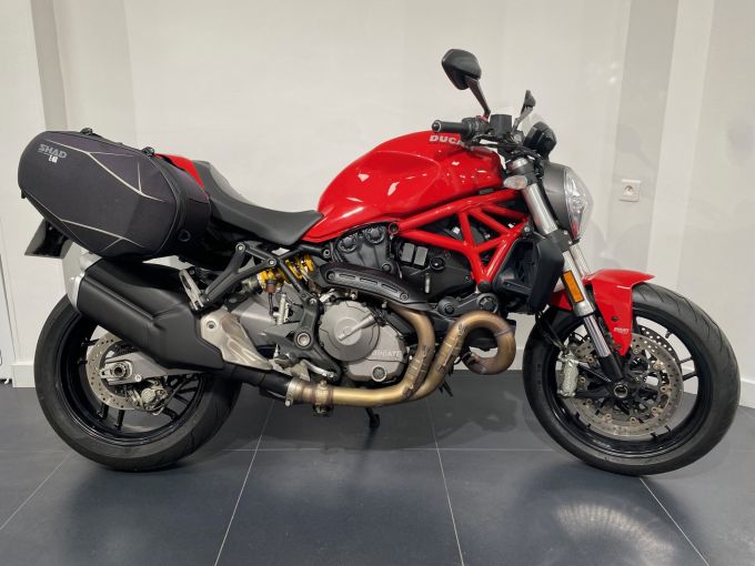 DUCATI MONSTER 821 4
