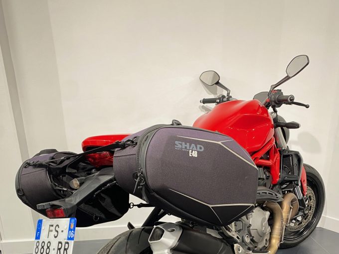 DUCATI MONSTER 821 4