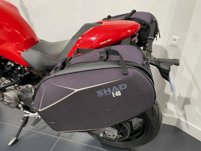 DUCATI MONSTER 821 4