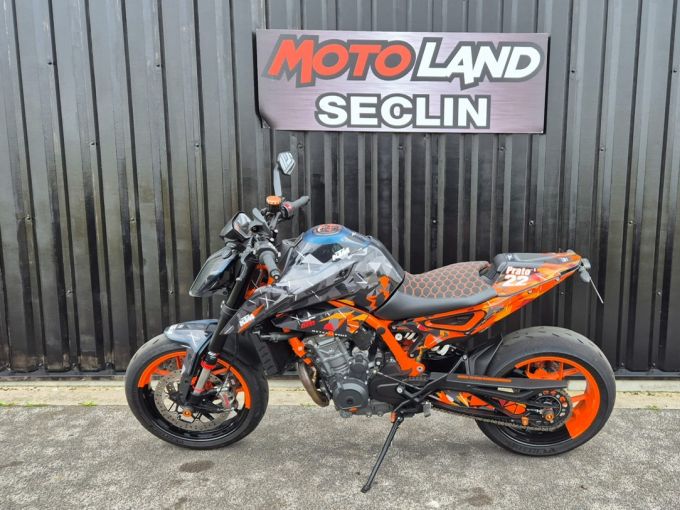 KTM 890 DUKE R 4