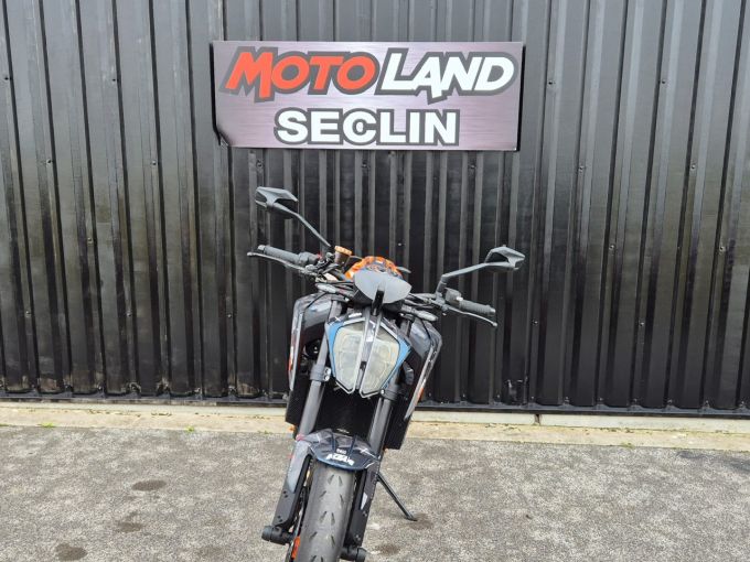 KTM 890 DUKE R 4