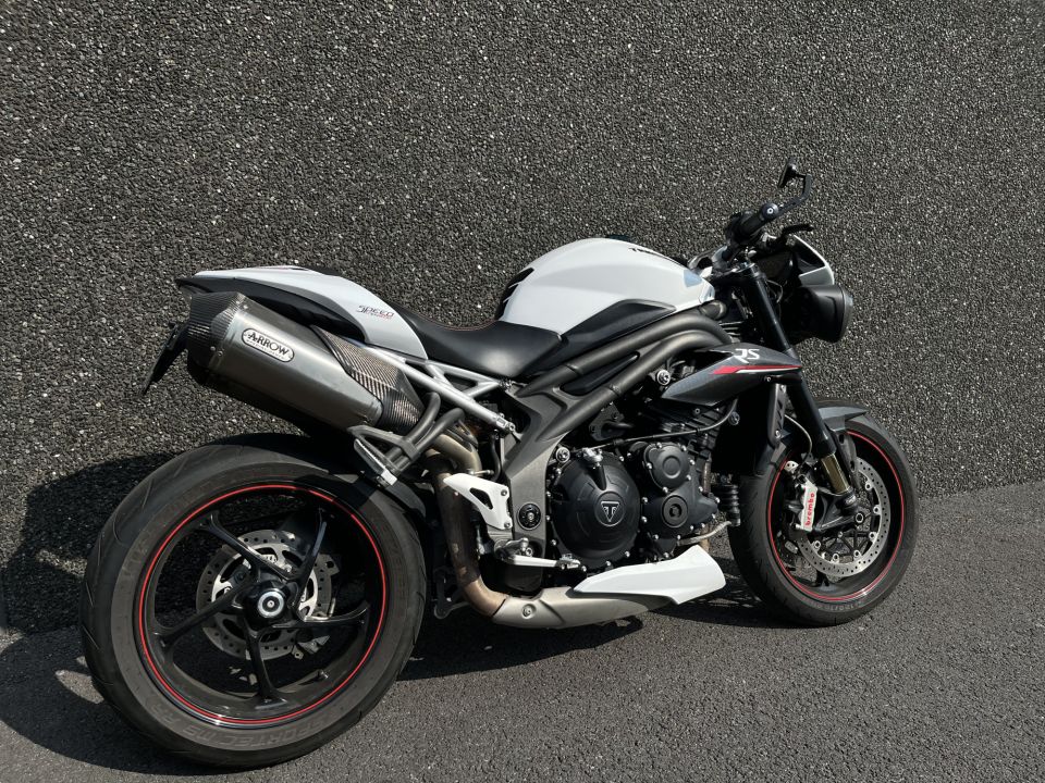 TRIUMPH SPEED TRIPLE 1050 RS 4