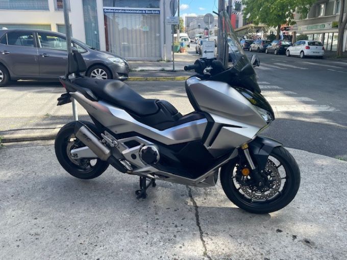 HONDA FORZA 750 4