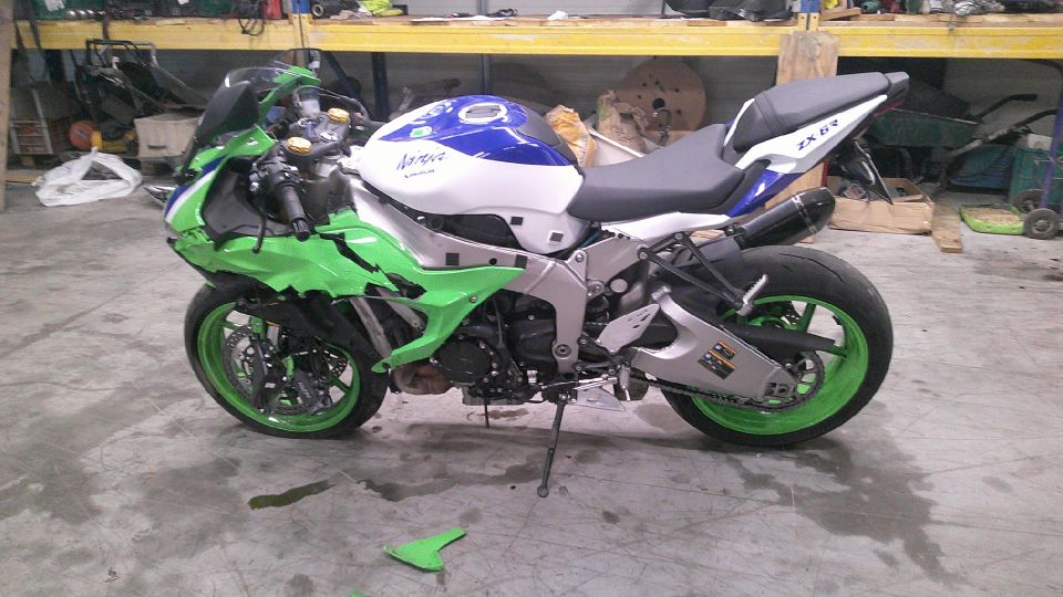 KAWASAKI ZX-6R 636 4