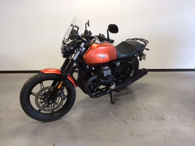 MOTO GUZZI V7 4