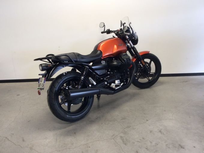 MOTO GUZZI V7 4
