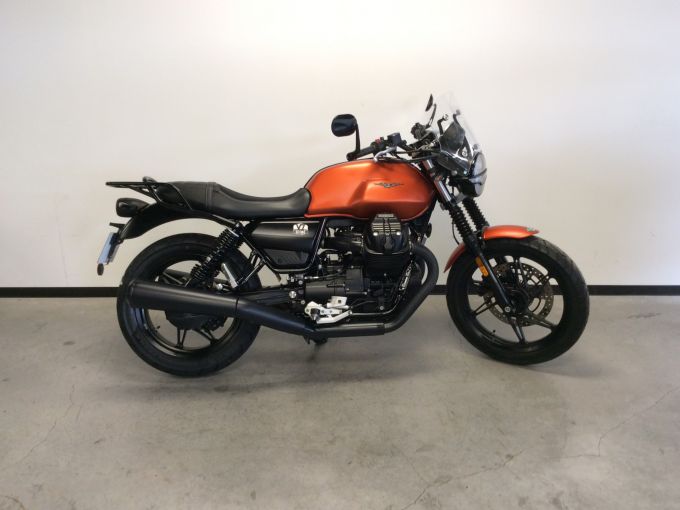 MOTO GUZZI V7 4
