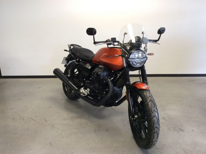 MOTO GUZZI V7 4