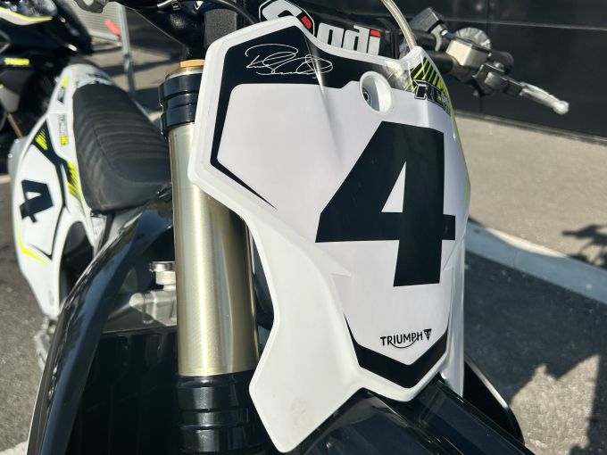 TRIUMPH TF 450-RC 4