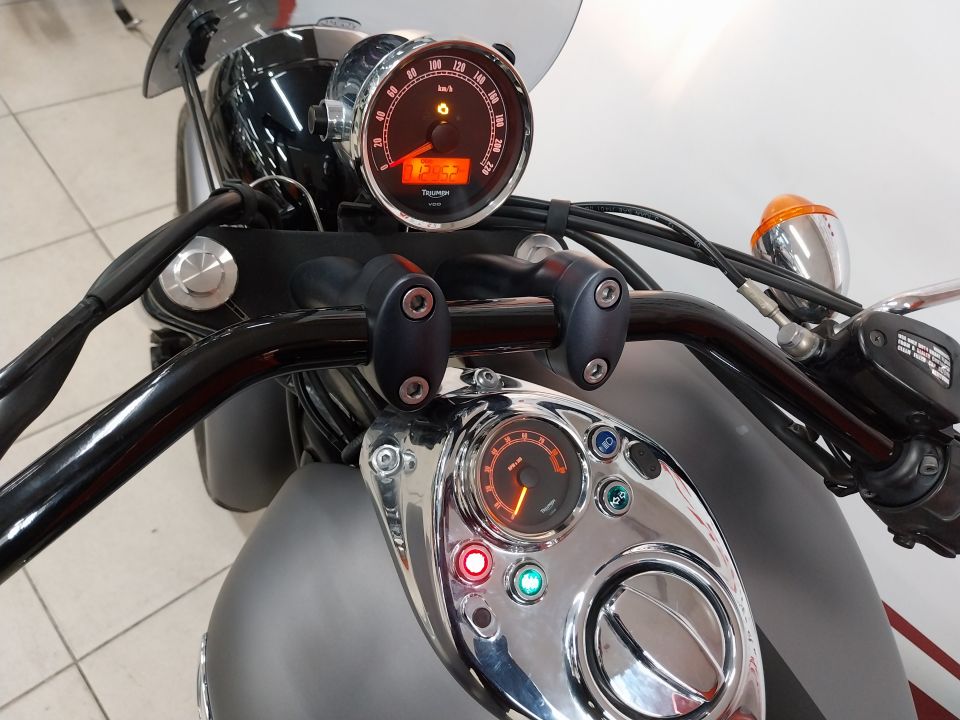 TRIUMPH Speedmaster 4