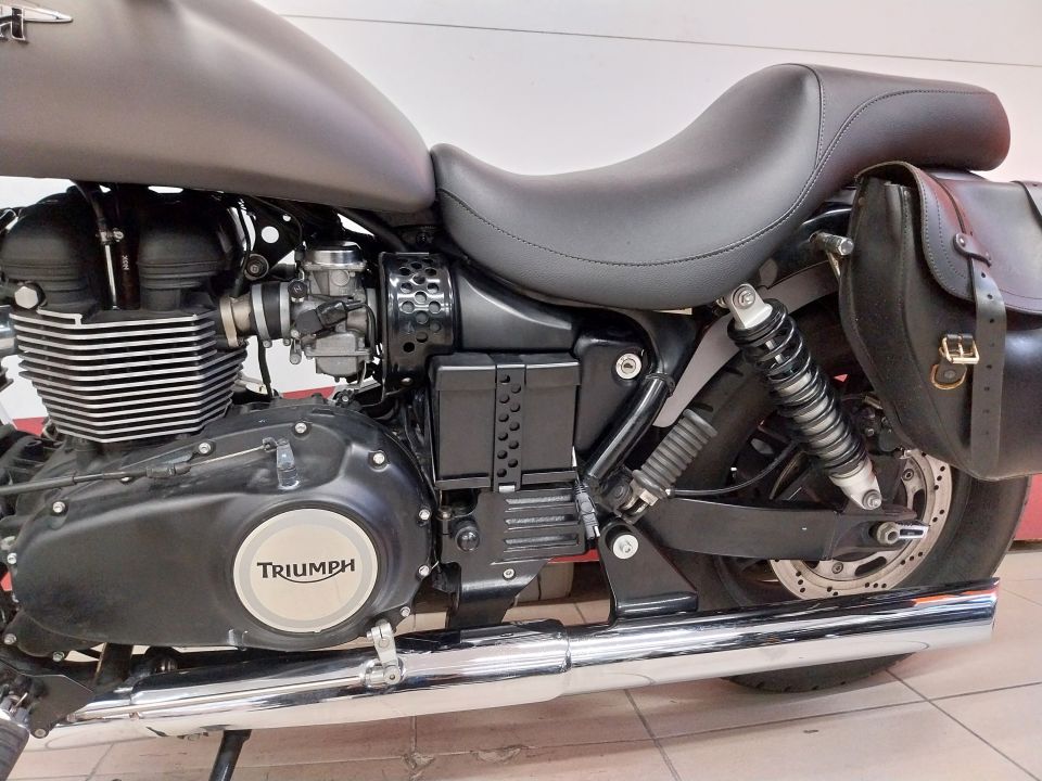 TRIUMPH Speedmaster 4