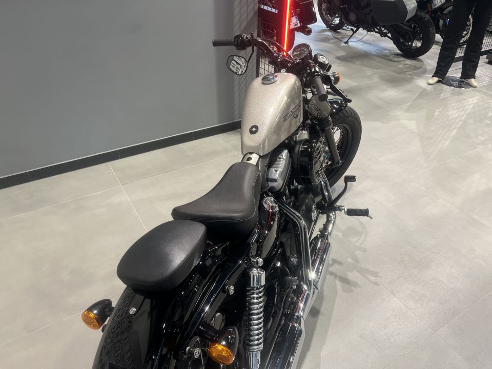 HARLEY-DAVIDSON SPORTSTER FORTY-EIGHT 1200 4