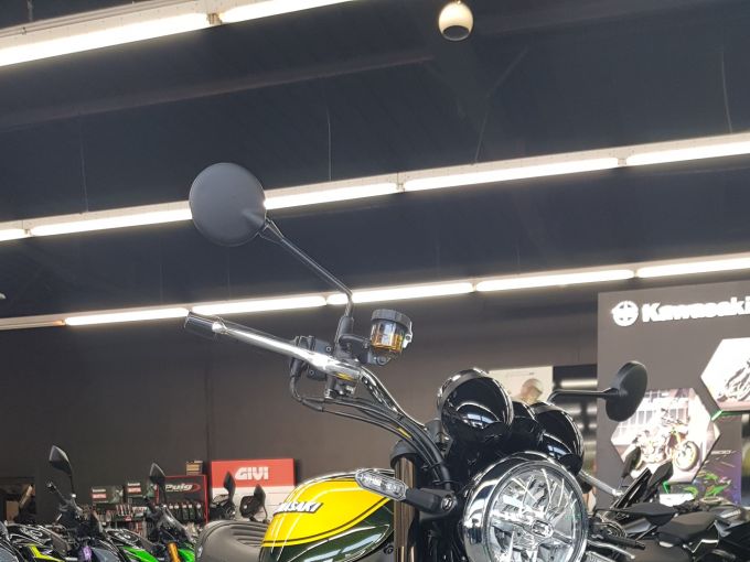 KAWASAKI Z900RS 4