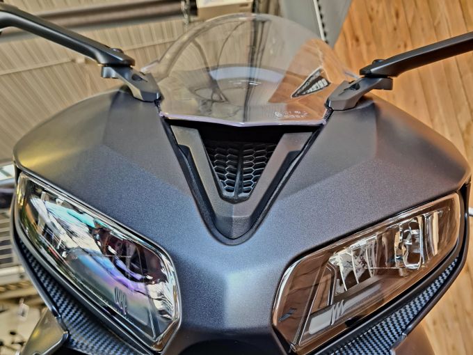 TRIUMPH 	DAYTONA 660 4
