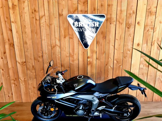 TRIUMPH 	DAYTONA 660 4