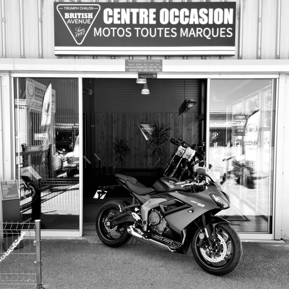 TRIUMPH 	DAYTONA 660 4