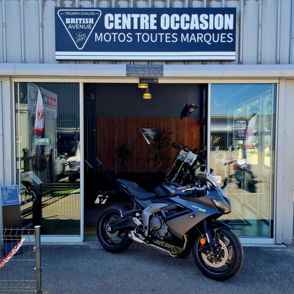 TRIUMPH 	DAYTONA 660 4