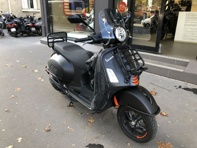 VESPA GTS SUPER SPORT 4