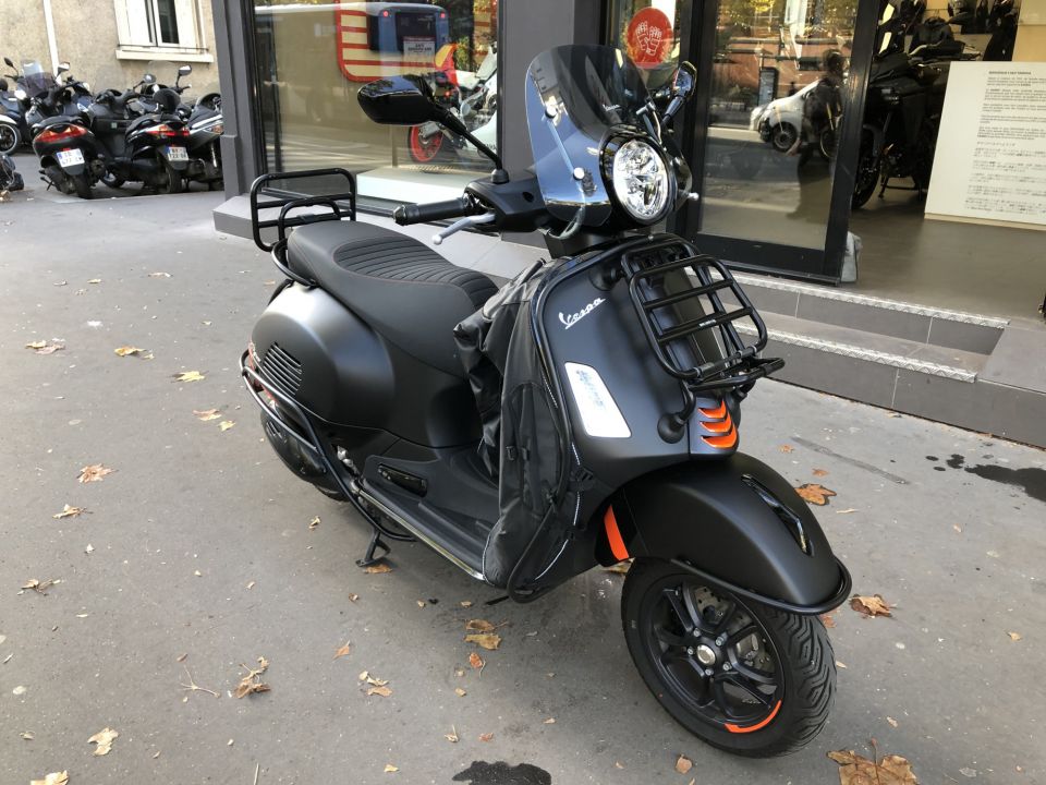 VESPA GTS SUPER SPORT 4