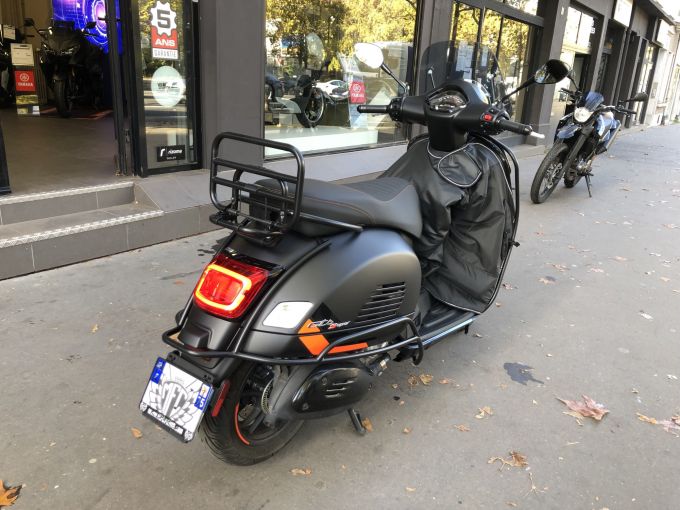 VESPA GTS SUPER SPORT 4