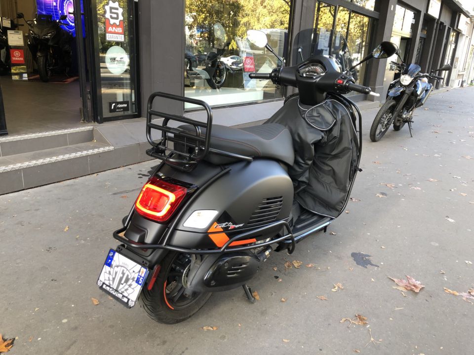 VESPA GTS SUPER SPORT 4