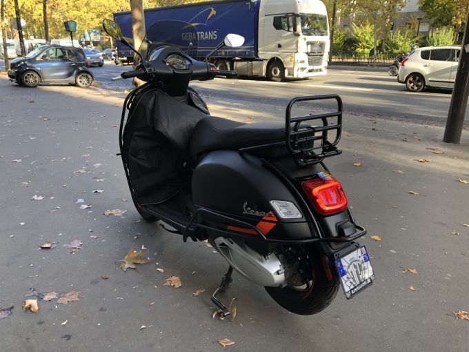 VESPA GTS SUPER SPORT 4