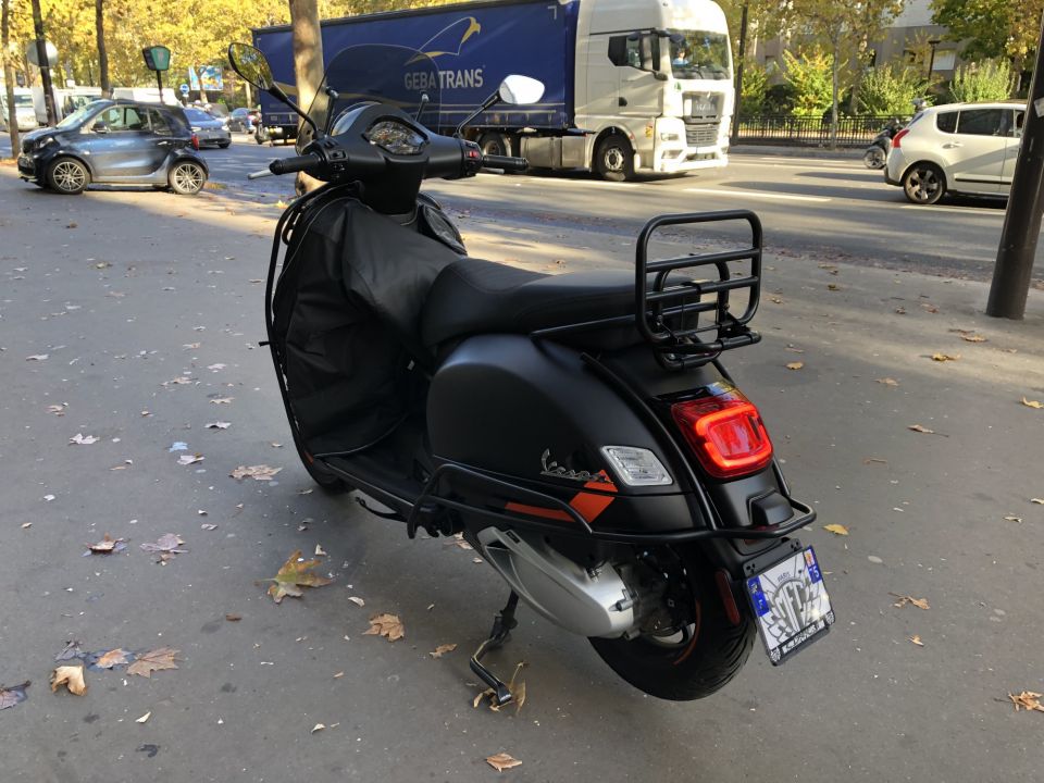 VESPA GTS SUPER SPORT 4