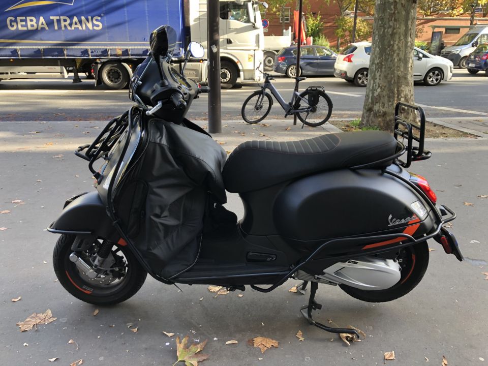 VESPA GTS SUPER SPORT 4