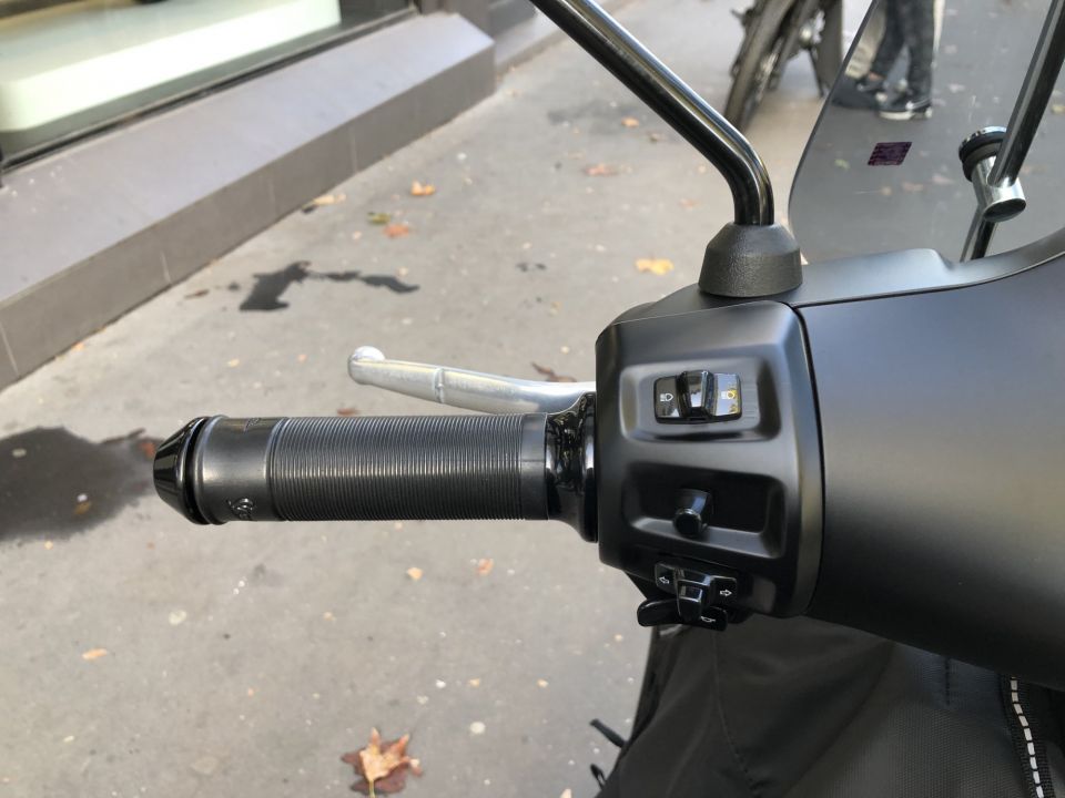 VESPA GTS SUPER SPORT 4