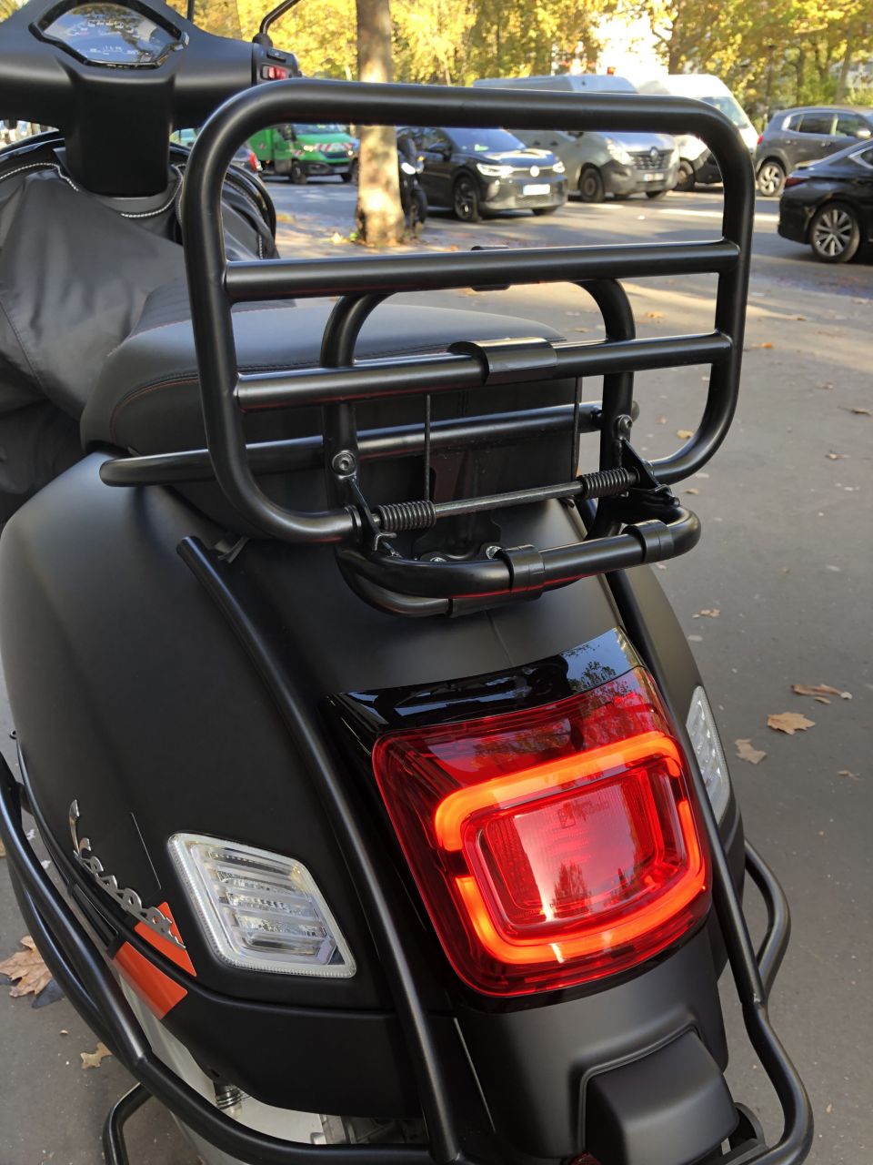 VESPA GTS SUPER SPORT 4