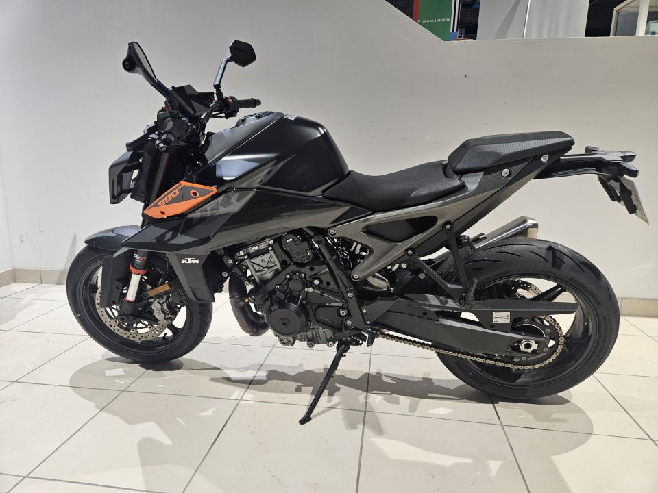 KTM 990 DUKE 4