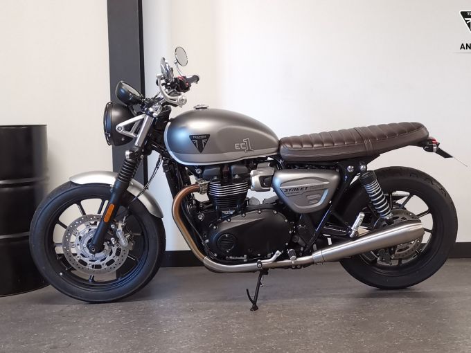 TRIUMPH STREET TWIN 900 EC1 Edition 4