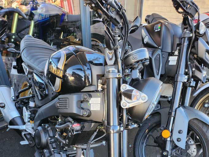 YAMAHA XSR 125 4