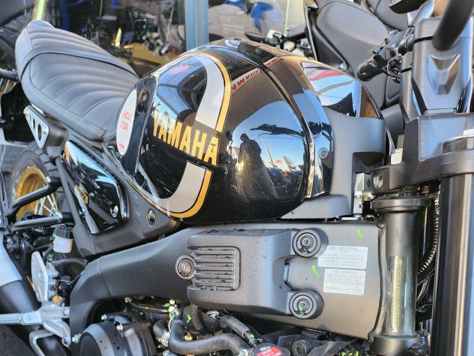 YAMAHA XSR 125 4