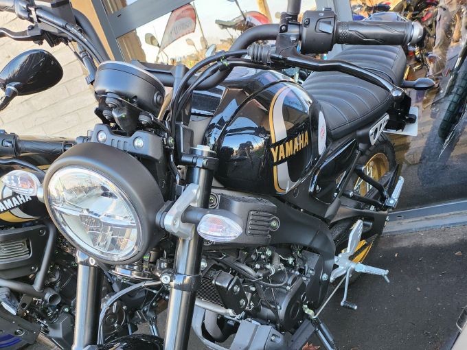 YAMAHA XSR 125 4
