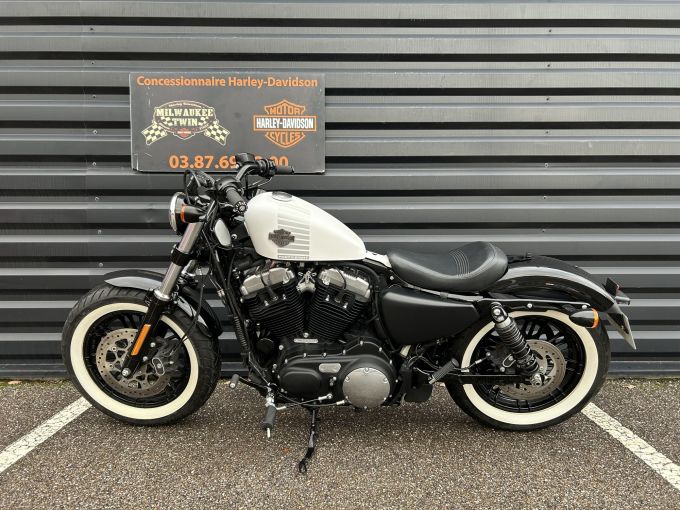 HARLEY-DAVIDSON SPORTSTER FORTY-EIGHT 1200 4
