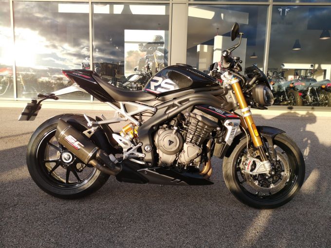 TRIUMPH SPEED TRIPLE 1200 RS 4