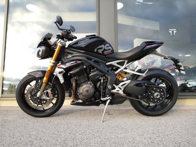 TRIUMPH SPEED TRIPLE 1200 RS 4