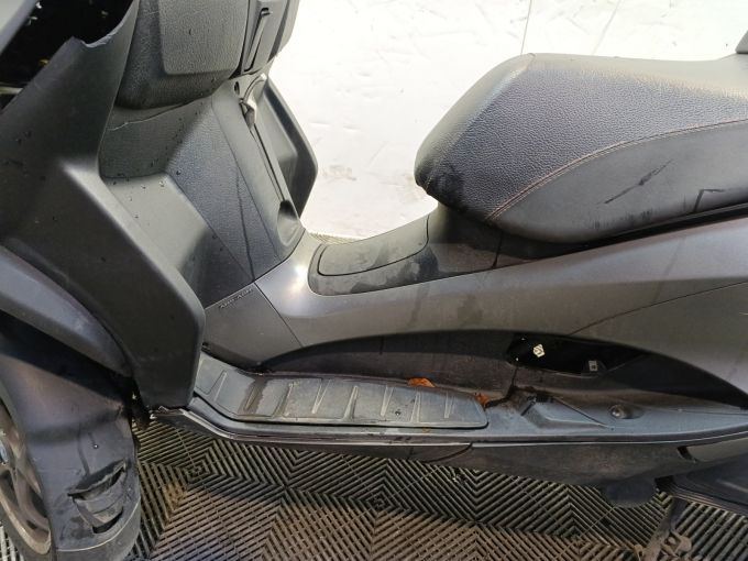 PIAGGIO MP3 300 LT 4