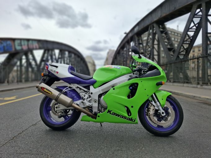 KAWASAKI ZX-7 R 4