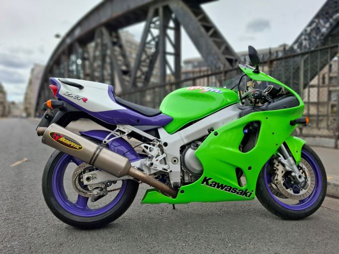 KAWASAKI ZX-7 R 4