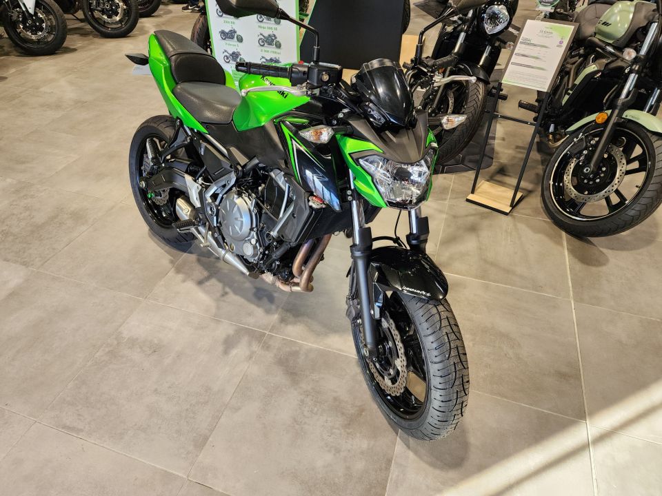 KAWASAKI Z 650 (47.5CV) 4